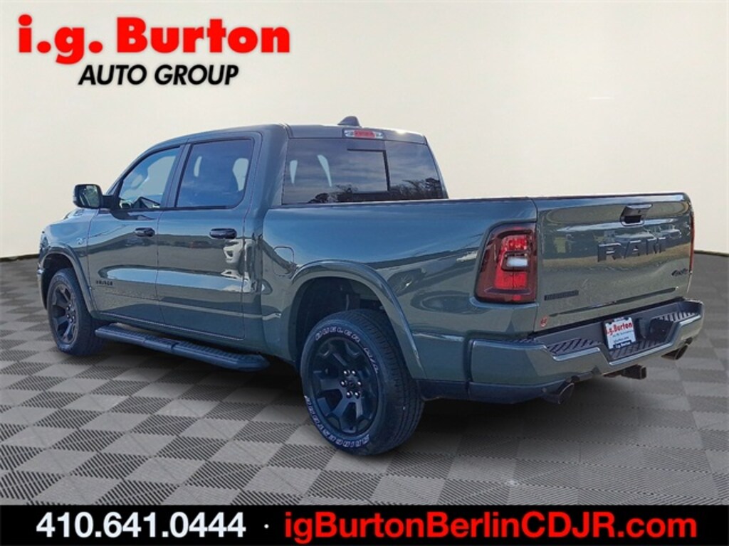 New 2026 Ram 1500 BIG HORN CREW CAB 4X4 5'7 BOX Pickup