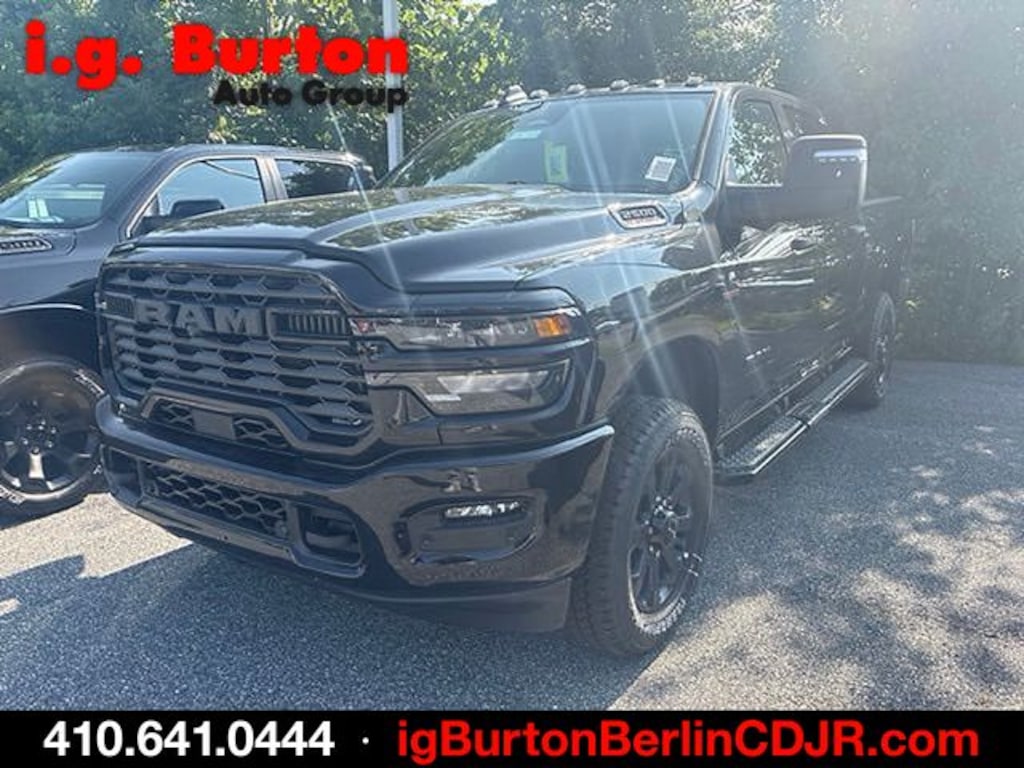 New 2026 Ram 2500 BIG HORN CREW CAB 4X4 6'4 BOX Pickup