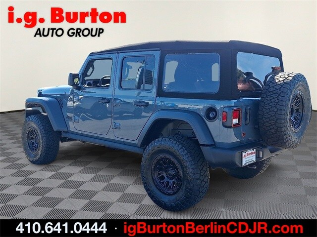 2025 Jeep Wrangler Sport photo 3