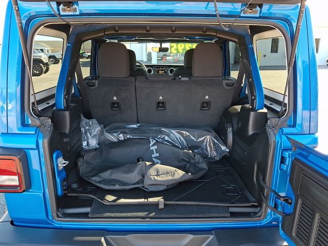 2023 Jeep Wrangler 4-Door Sahara - Photo 28