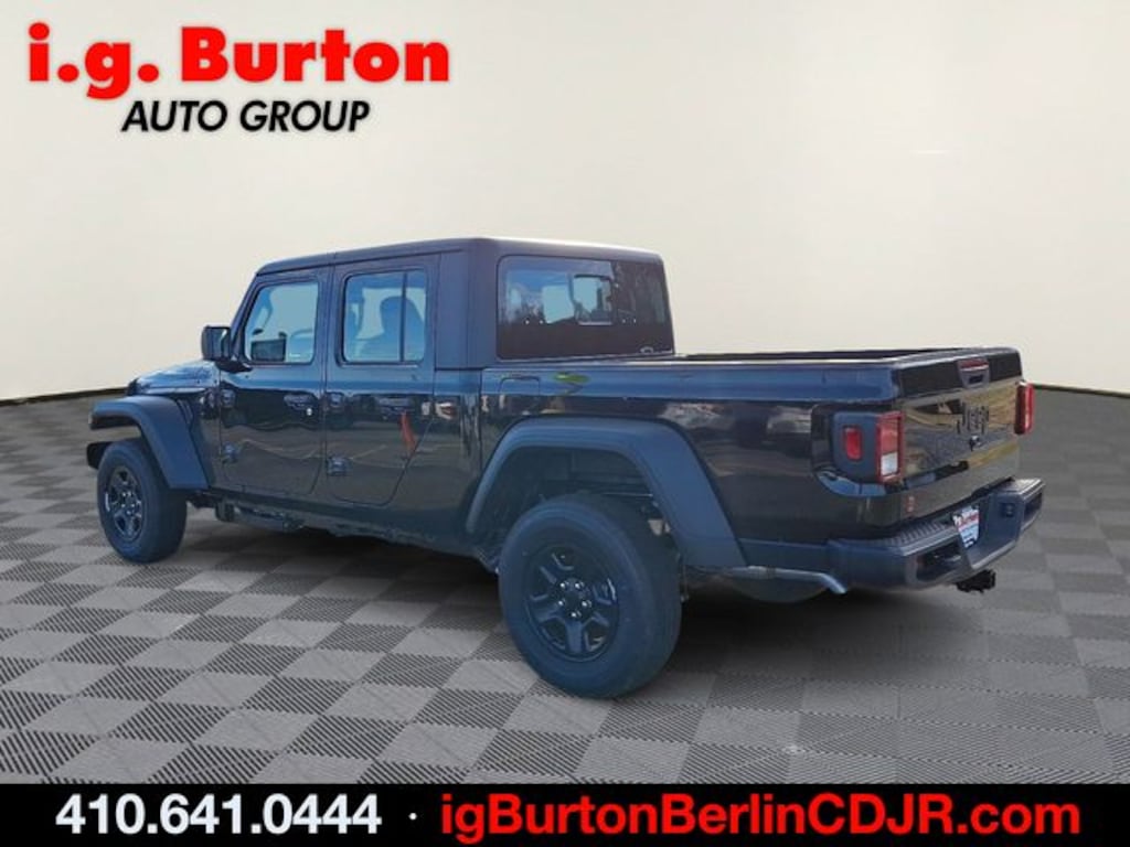 New 2026 Jeep Gladiator SPORT 4X4 Pickup