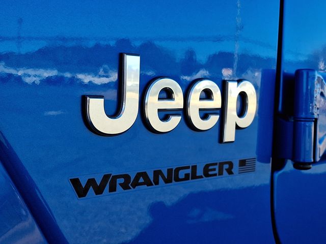 2023 Jeep Wrangler 4-Door Sahara - Photo 30