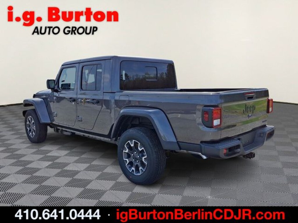 New 2026 Jeep Gladiator SAHARA 4X4 Pickup