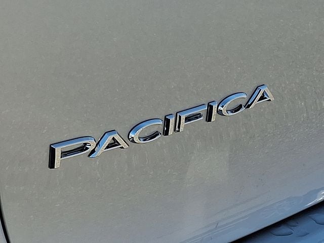 2026 Chrysler Pacifica Select - Photo 17