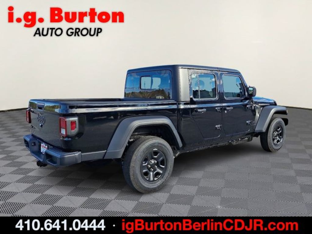 New 2026 Jeep Gladiator SPORT 4X4 Pickup