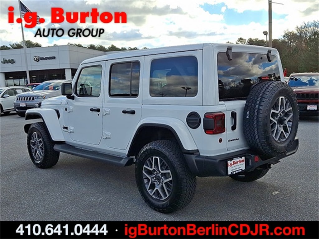 Used 2025 Jeep Wrangler Sahara SUV