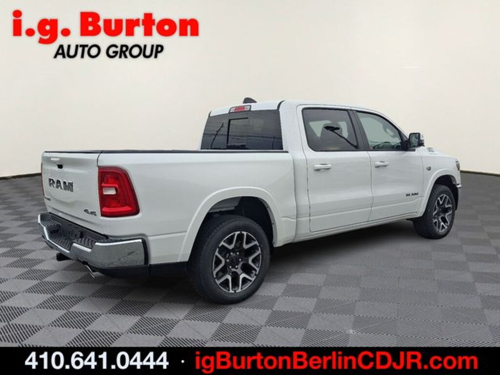 New 2026 Ram 1500 LARAMIE CREW CAB 4X4 5'7 BOX Pickup