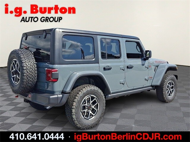 2025 Jeep Wrangler Rubicon photo 4