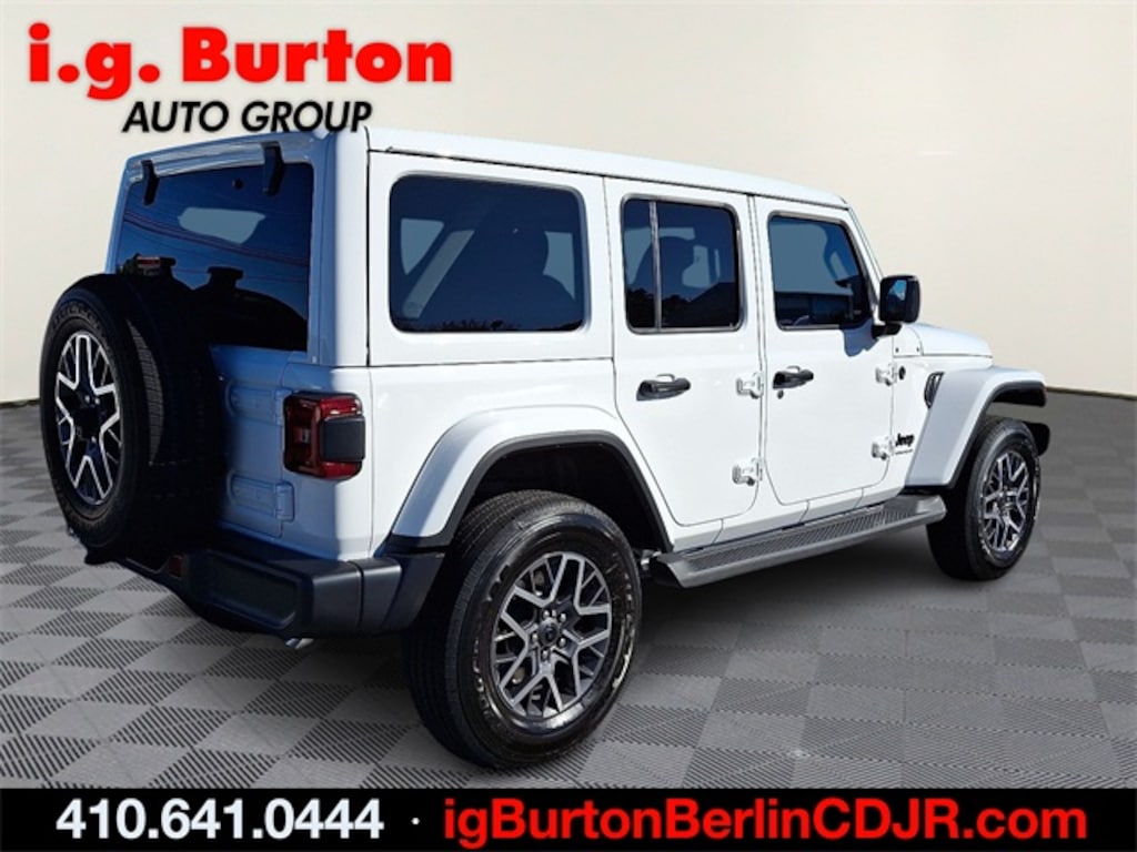 New 2026 Jeep Wrangler 4-DOOR SAHARA Sport Utility