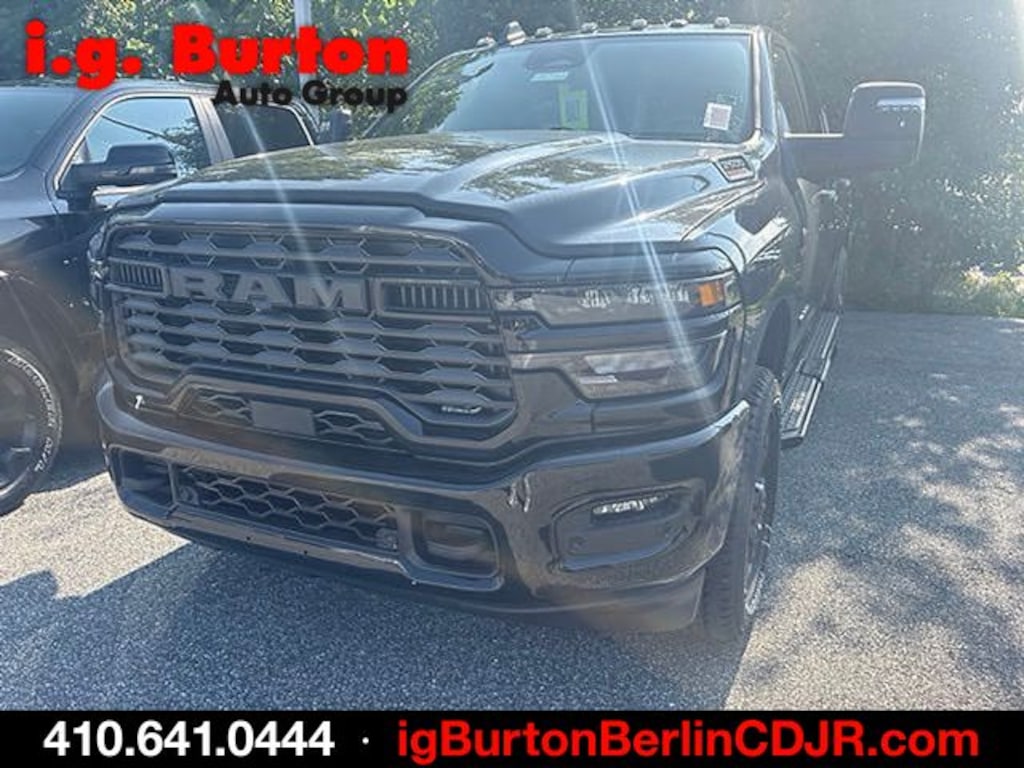 New 2026 Ram 2500 BIG HORN CREW CAB 4X4 6'4 BOX Pickup