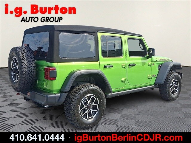 2025 Jeep Wrangler Rubicon photo 3