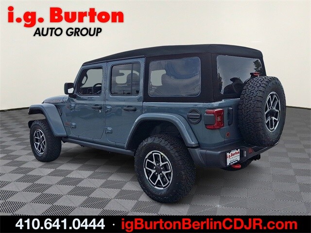 2025 Jeep Wrangler Rubicon photo 2
