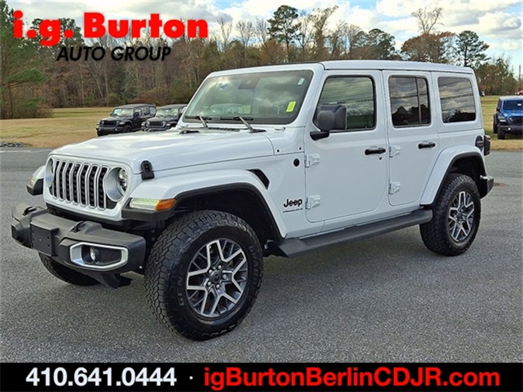Used 2025 Jeep Wrangler Sahara SUV