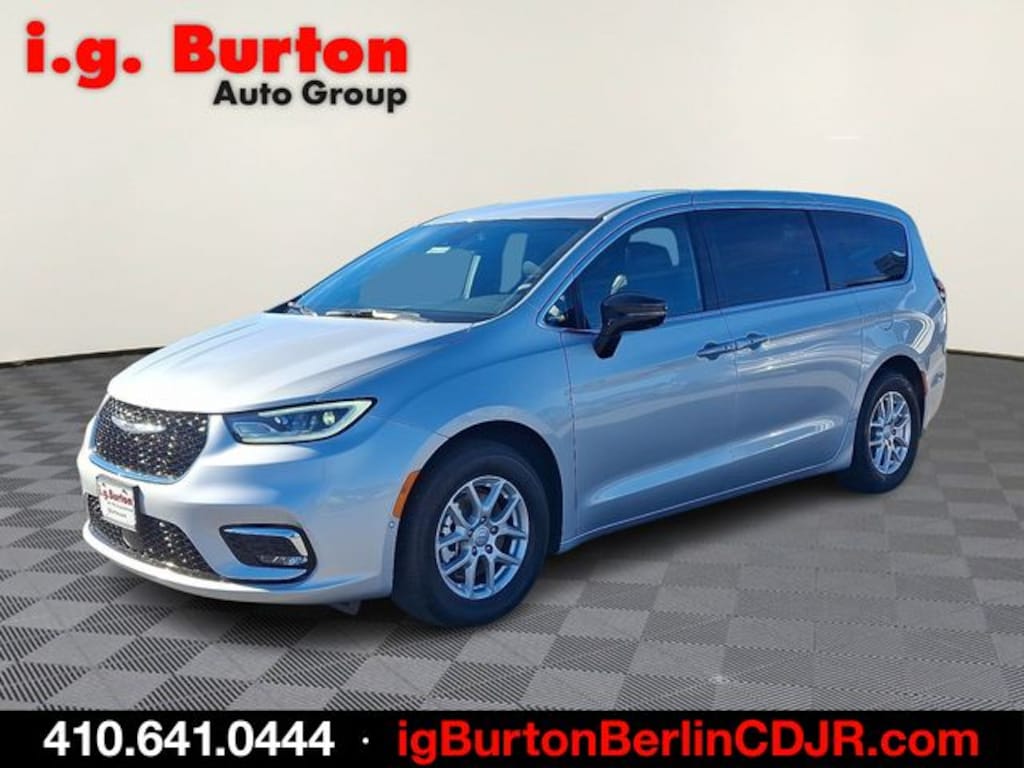New 2026 Chrysler Pacifica SELECT Passenger Van