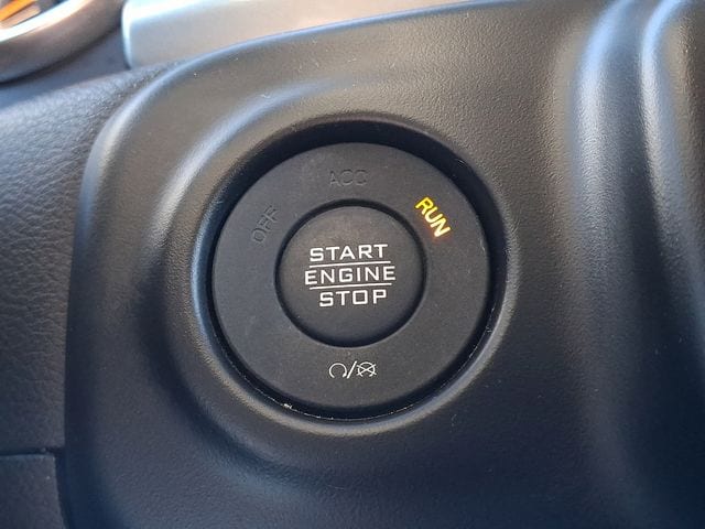 2023 Jeep Wrangler 4-Door Sahara - Photo 25