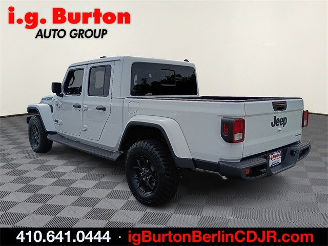 2025 Jeep Gladiator Sport photo 3