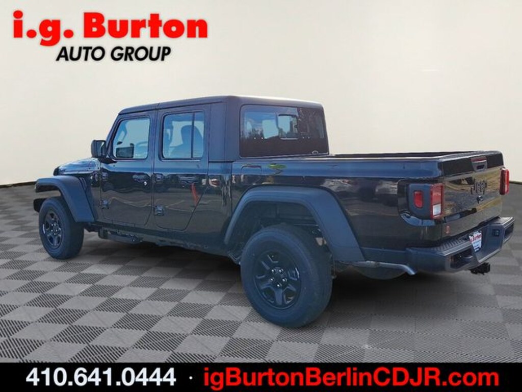 New 2026 Jeep Gladiator SPORT 4X4 Pickup