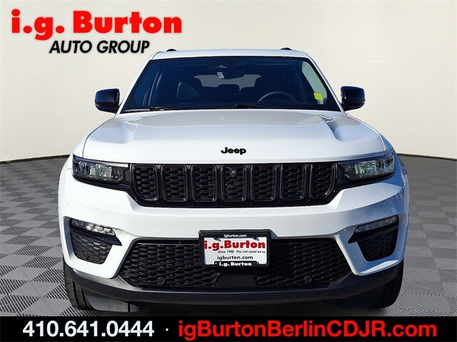 2023 Jeep Grand Cherokee Limited photo 2