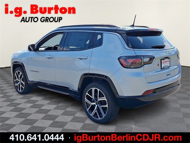 2025 Jeep Compass Limited photo 2