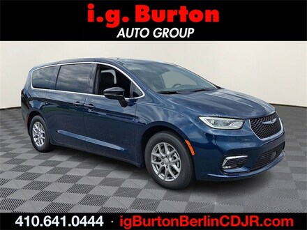 2025 Chrysler Pacifica SELECT Passenger Van