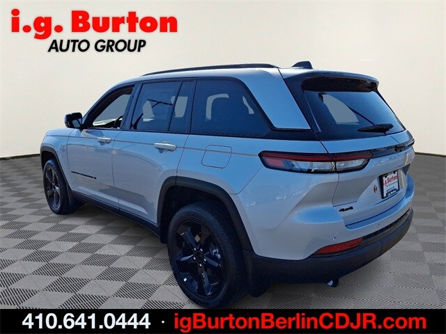 2025 Jeep Grand Cherokee Altitude X photo 3