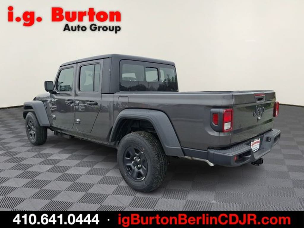 New 2026 Jeep Gladiator SPORT 4X4 Pickup