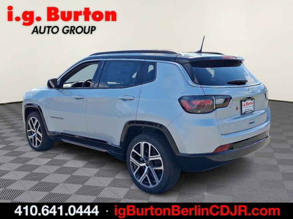 New 2025 Jeep Compass LIMITED 4X4 Sport Utility