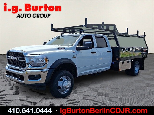 2024 Ram 4500 Tradesman photo 2
