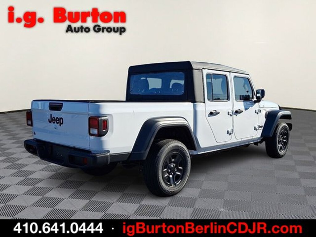 New 2026 Jeep Gladiator SPORT 4X4 Pickup