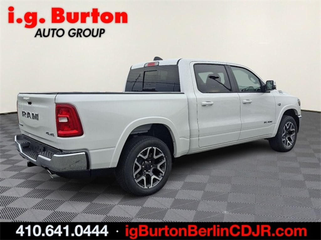 New 2026 Ram 1500 LARAMIE CREW CAB 4X4 5'7 BOX Pickup