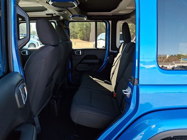 2023 Jeep Wrangler 4-Door Sahara - Photo 10