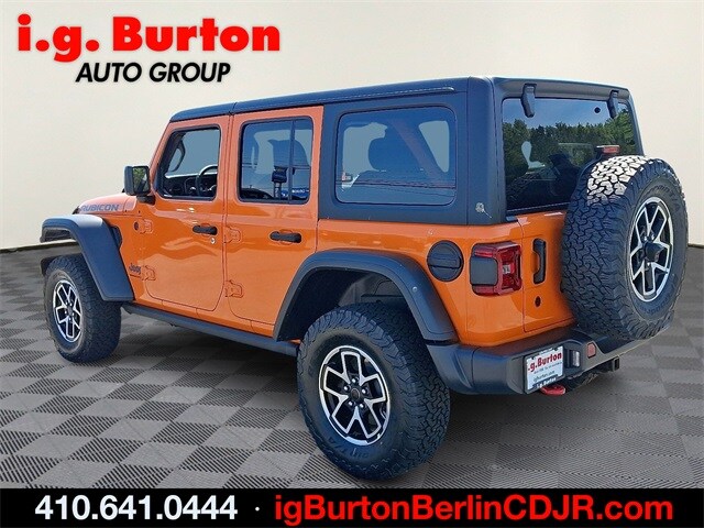2025 Jeep Wrangler Rubicon photo 3
