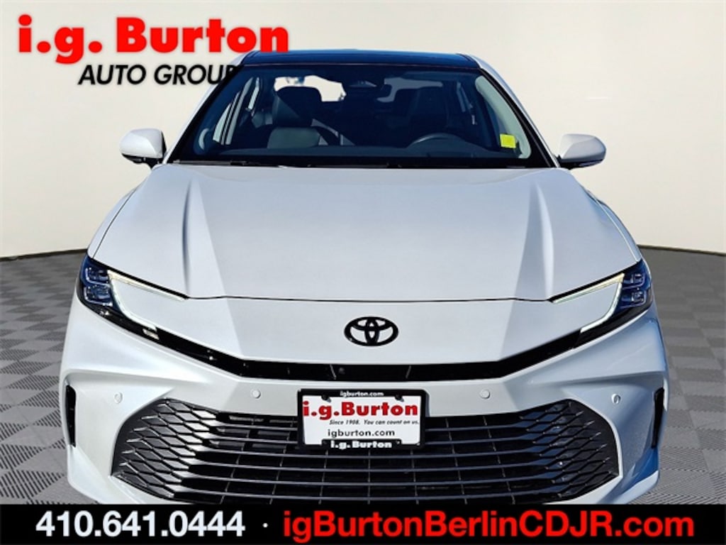 Used 2025 Toyota Camry XLE Sedan