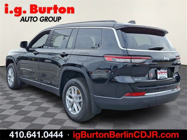 2025 Jeep Grand Cherokee Laredo photo 3