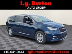 2025 Chrysler Pacifica SELECT Passenger Van