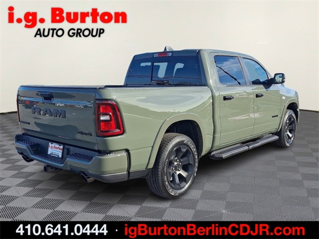 New 2026 Ram 1500 BIG HORN CREW CAB 4X4 5'7 BOX Pickup