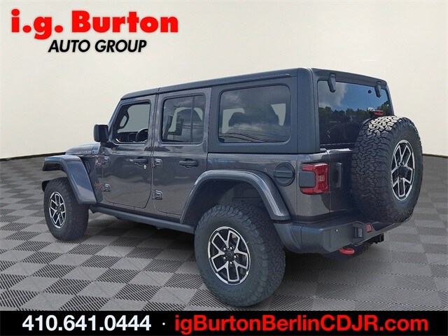 2025 Jeep Wrangler Rubicon photo 3