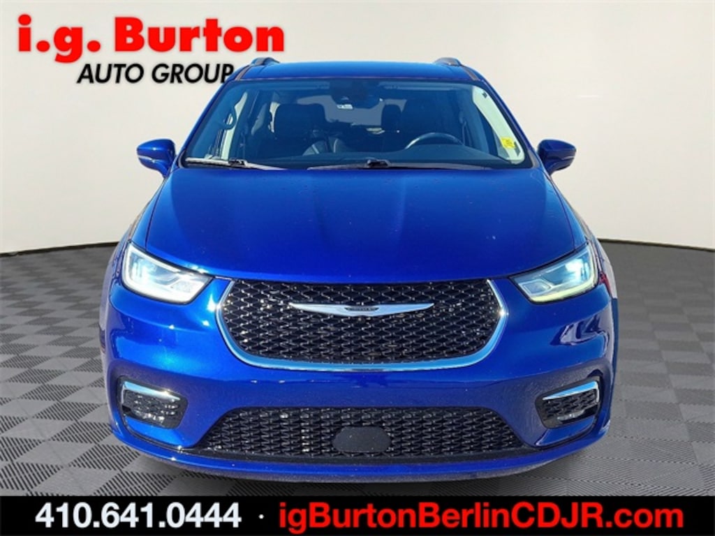 Used 2021 Chrysler Pacifica Touring L Minivan/Van