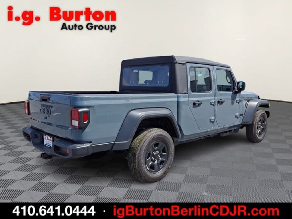 New 2026 Jeep Gladiator SPORT 4X4 Pickup