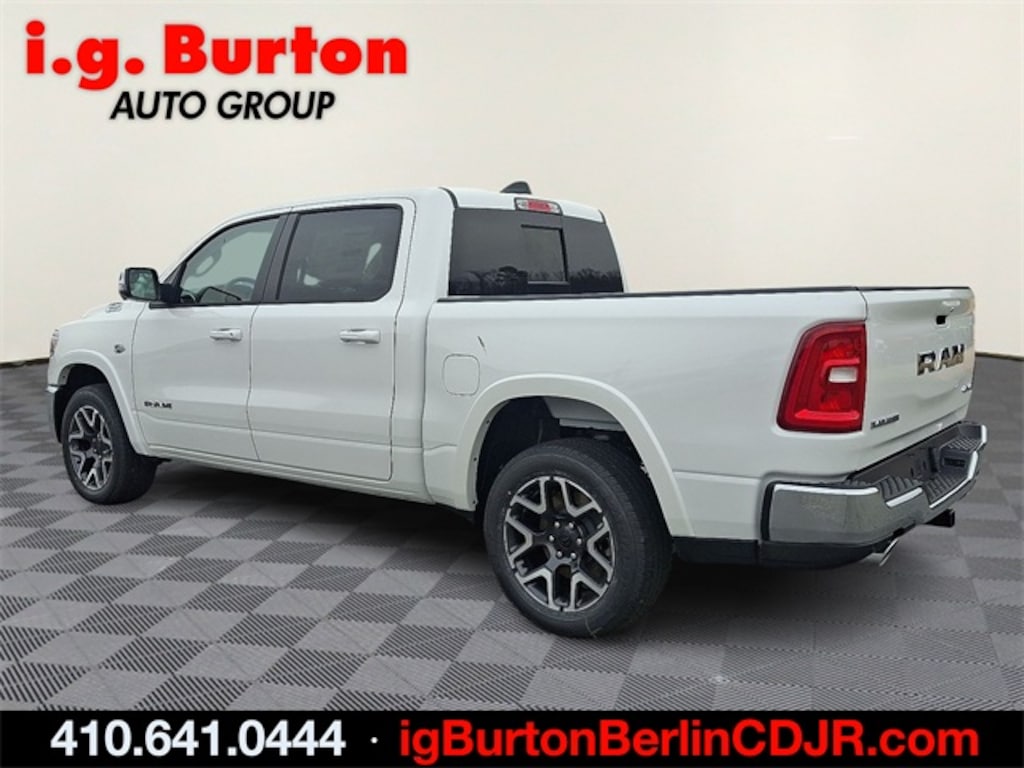 New 2026 Ram 1500 LARAMIE CREW CAB 4X4 5'7 BOX Pickup