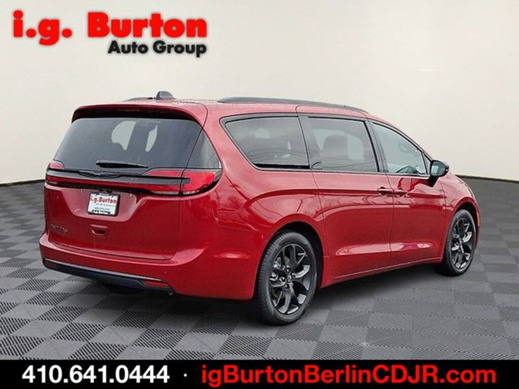 New 2026 Chrysler Pacifica SELECT Passenger Van