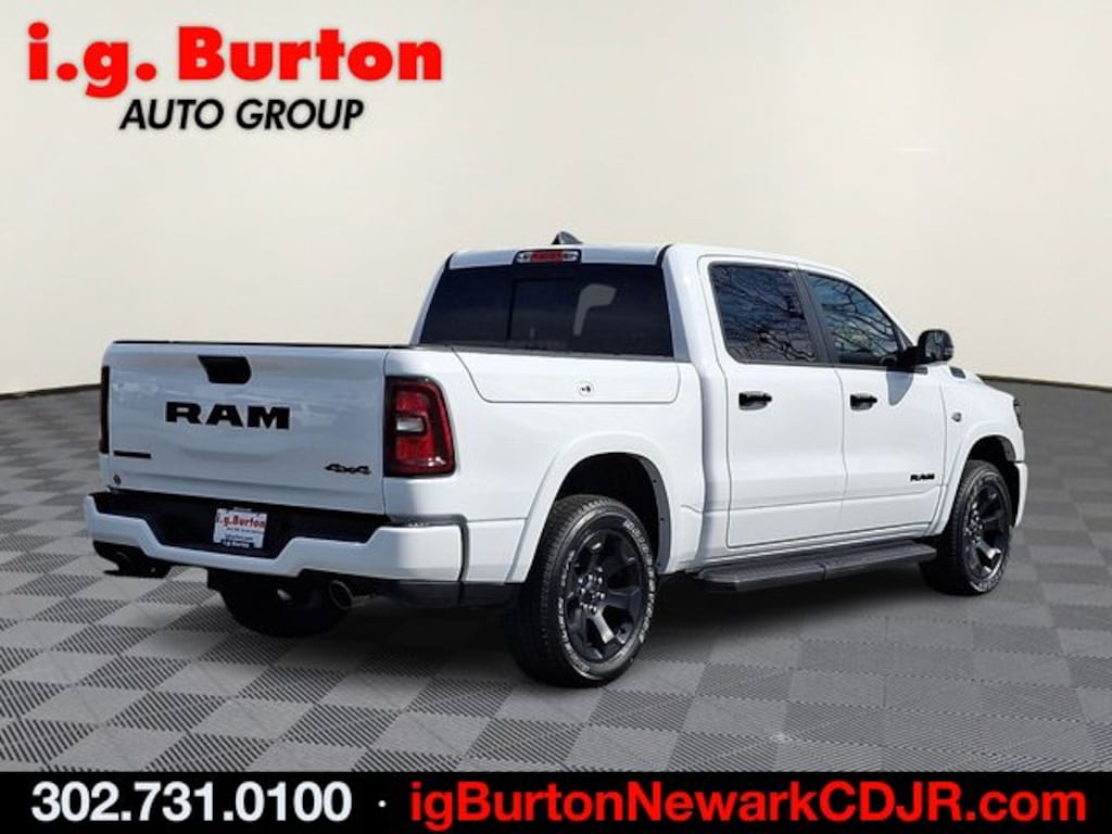 New 2026 Ram 1500 BIG HORN CREW CAB 4X4 5'7 BOX Pickup