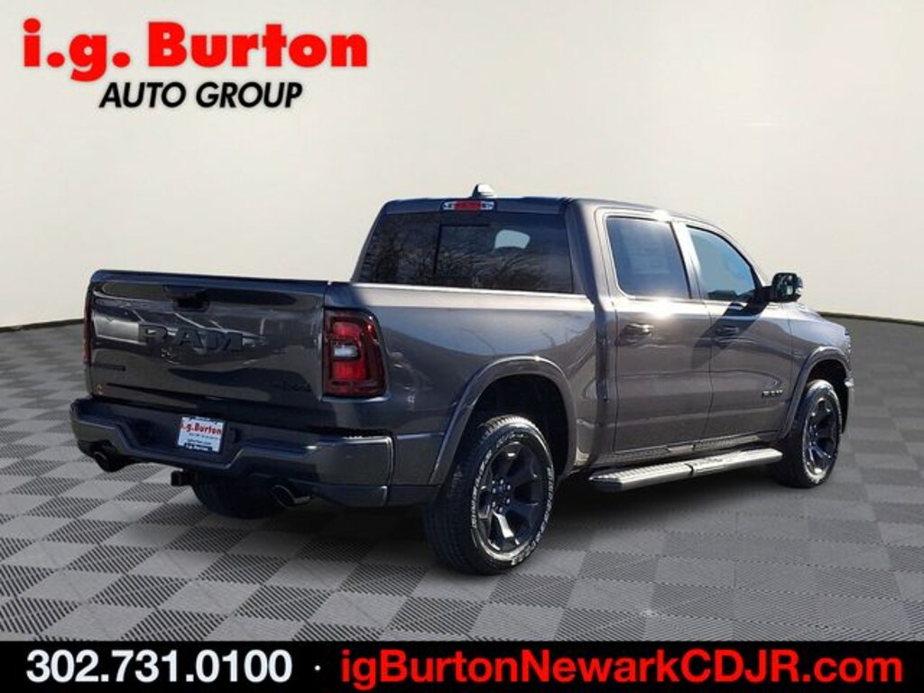 New 2026 Ram 1500 BIG HORN CREW CAB 4X4 5'7 BOX Pickup