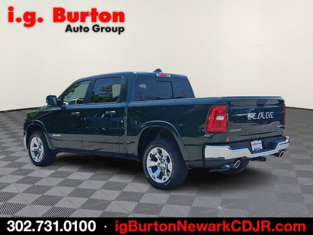 New 2026 Ram 1500 BIG HORN CREW CAB 4X4 5'7 BOX Pickup