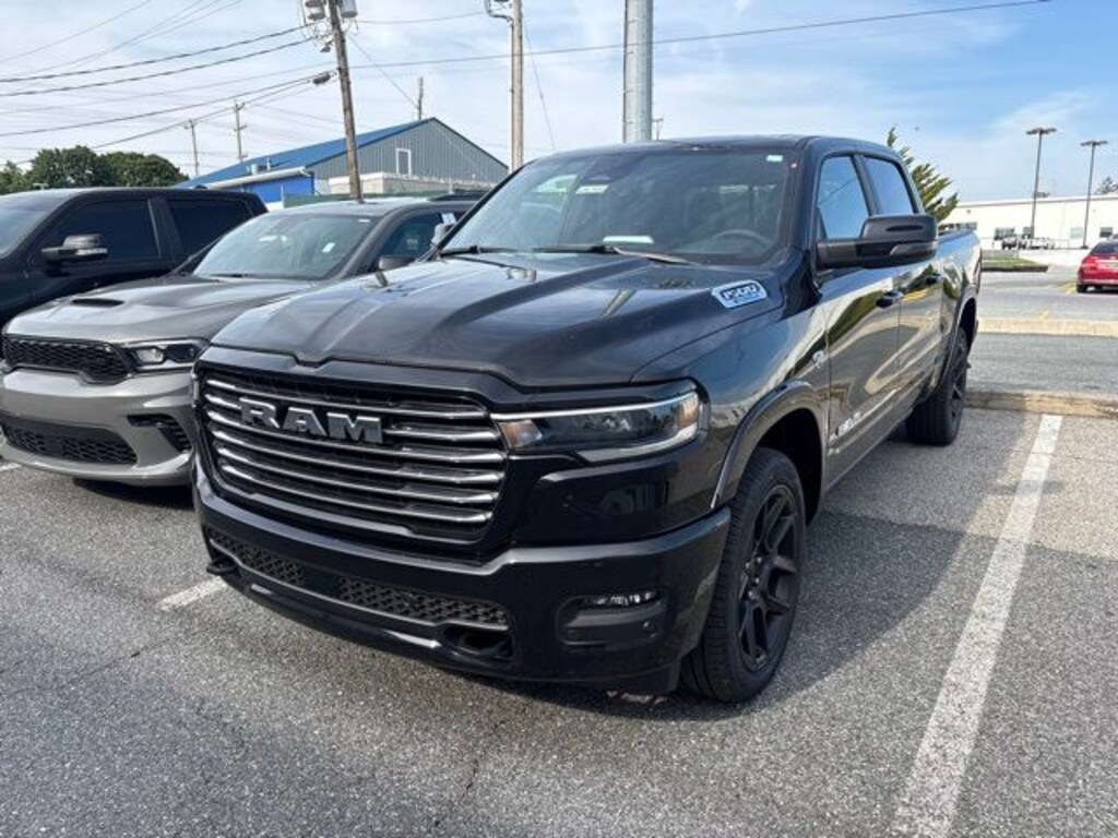 New 2026 Ram 1500 LARAMIE CREW CAB 4X4 5'7 BOX Pickup