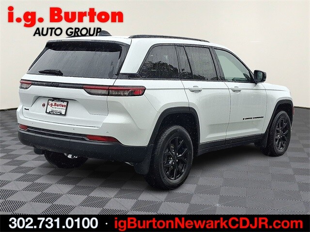 2025 Jeep Grand Cherokee Altitude photo 4