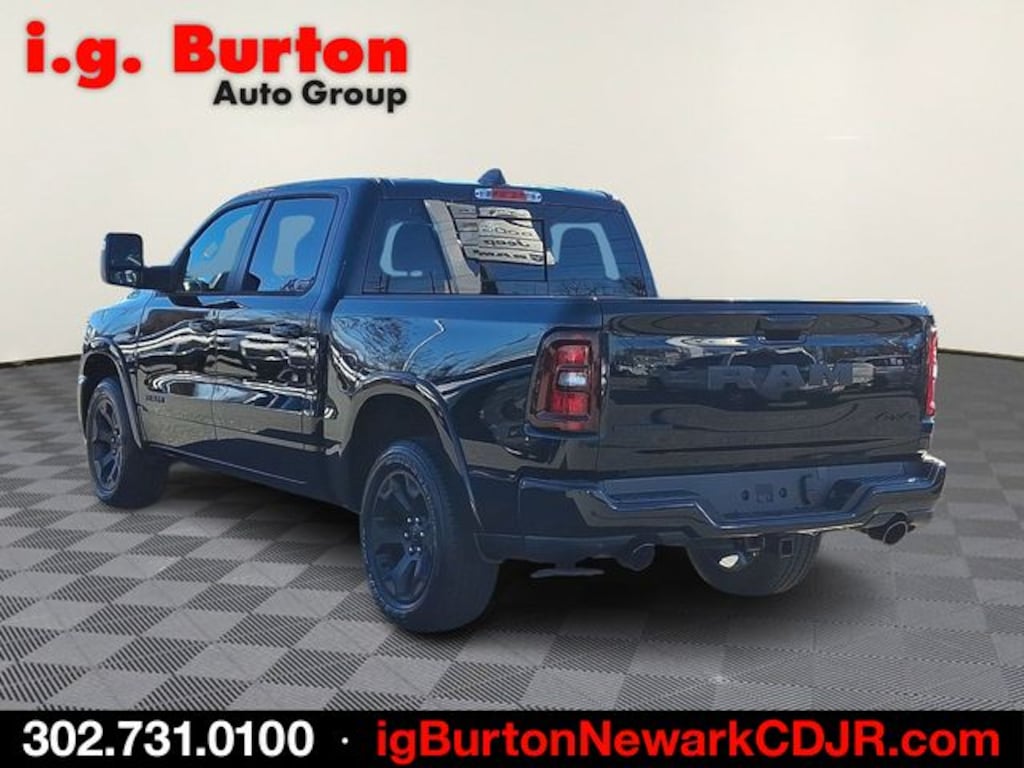 New 2026 Ram 1500 BIG HORN CREW CAB 4X4 5'7 BOX Pickup