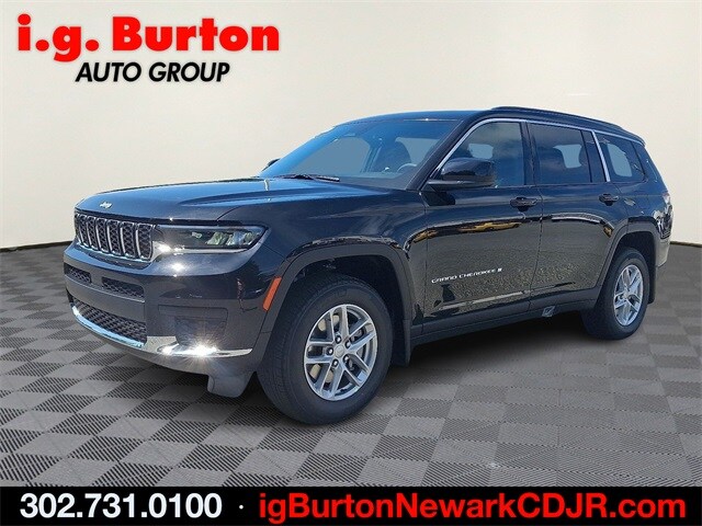 2025 Jeep Grand Cherokee Laredo photo 2