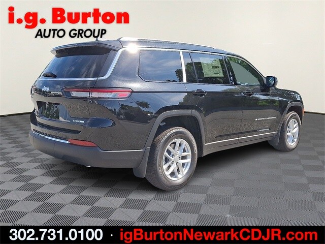 2025 Jeep Grand Cherokee Laredo photo 4