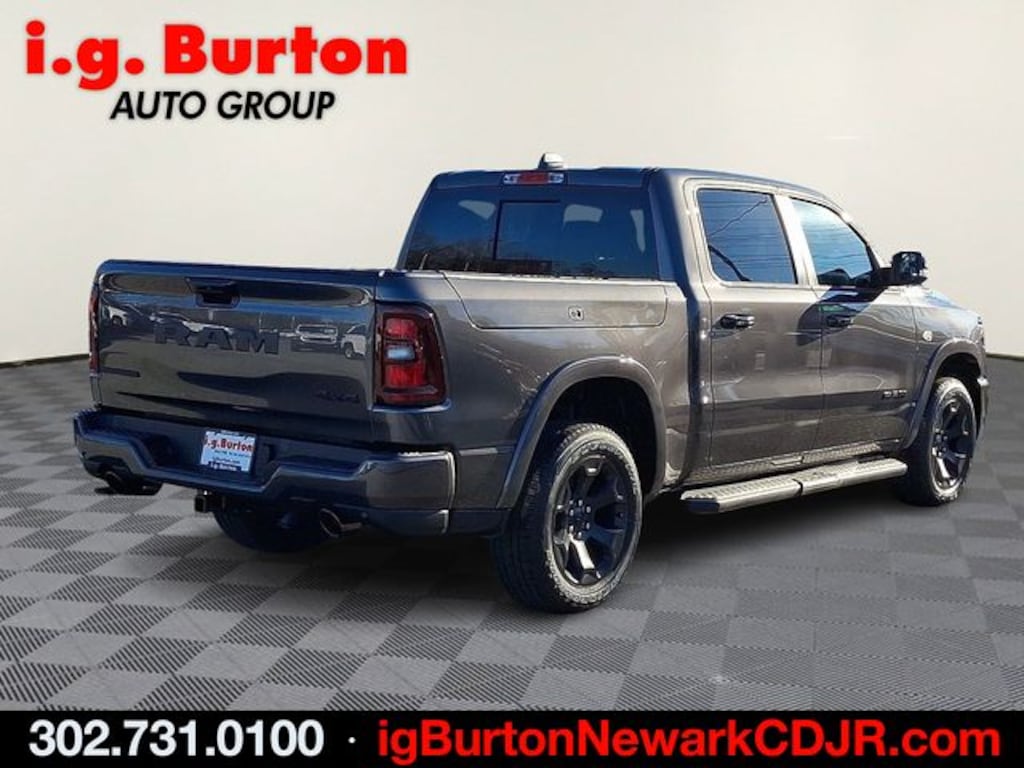 New 2026 Ram 1500 BIG HORN CREW CAB 4X4 5'7 BOX Pickup